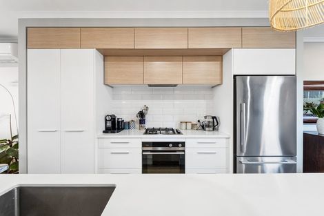 Photo of property in 87 Karepiro Drive, Stanmore Bay, Whangaparaoa, 0932