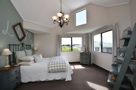 Photo of property in 712 Queens Drive, Waikiwi, Invercargill, 9810