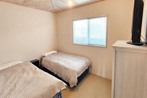 Photo of property in 102 Sands Crescent, Matarangi, Whitianga, 3592