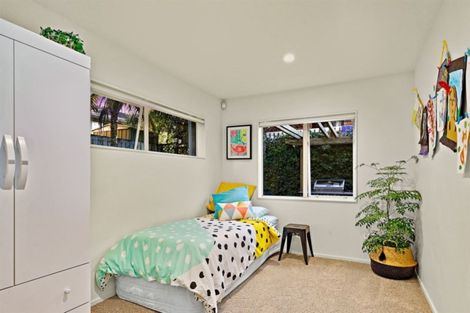 Photo of property in 1/7 Sharon Road, Waiake, Auckland, 0630