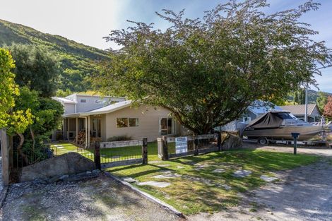 Photo of property in 23 Nairn Street, Arrowtown, 9302