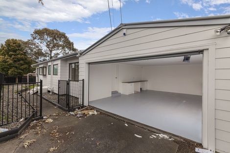 Photo of property in 1/41 Sabulite Road, Kelston, Auckland, 0602