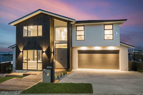 Photo of property in 29 Kumukumu Road, Long Bay, Auckland, 0630