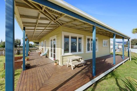 Photo of property in 34 Manga-pirau Street, Waikawa Beach, Manakau, 5573