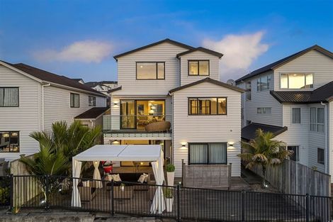 Photo of property in 19 Turutu Place, Long Bay, Auckland, 0630