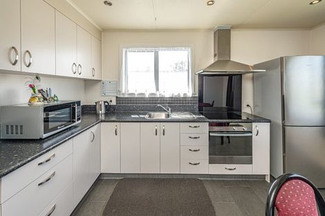 Photo of property in 21 Omori Place, Castlecliff, Whanganui, 4501