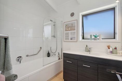 Photo of property in 3/42 James Laurie Street, Henderson, Auckland, 0612