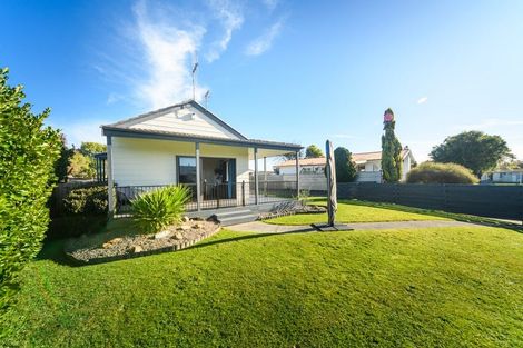 Photo of property in 6 Willowstream Grove, Cloverlea, Palmerston North, 4412