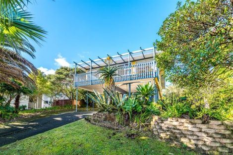 Photo of property in 15 Catalina Crescent, Forrest Hill, Auckland, 0620