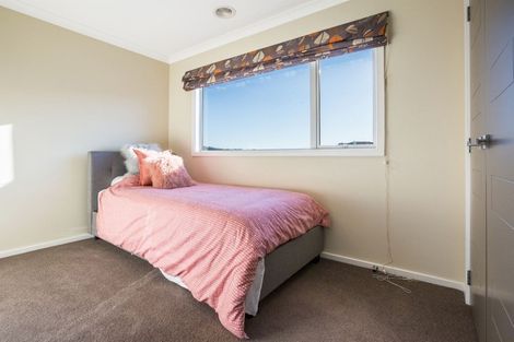 Photo of property in 4 Paparoa Crescent, Aotea, Porirua, 5024