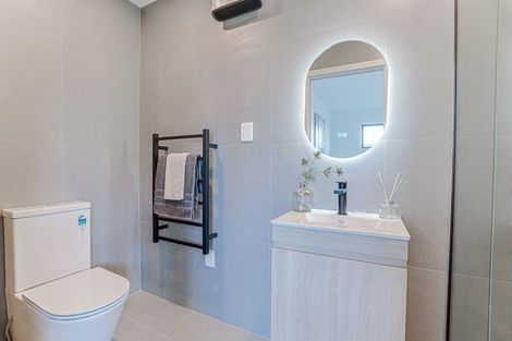 Photo of property in 858c East Coast Road, Northcross, Auckland, 0630