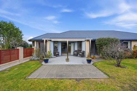 Photo of property in 8 Carmana Gardens, Rangiora, 7400