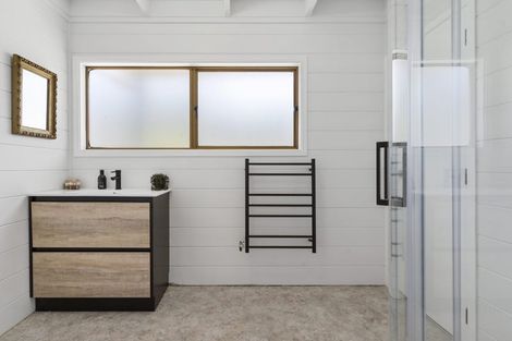 Photo of property in 11 Donald Place, Stillwater, Silverdale, 0993