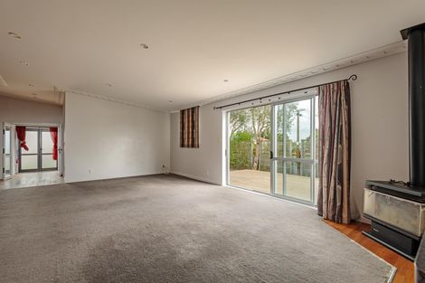 Photo of property in 2 Kowhai Street, Tokomaru, Palmerston North, 4474