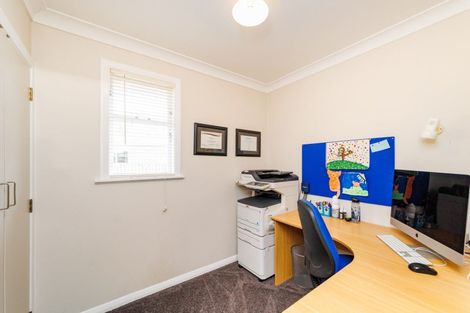 Photo of property in 22 Bond Street, Hokowhitu, Palmerston North, 4410