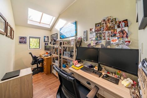 Photo of property in 42 Allington Road, Karori, Wellington, 6012