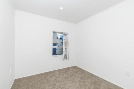 Photo of property in 606 Glenfield Road, Bayview, Auckland, 0629