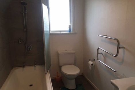 Photo of property in 2/10 Aorangi Road, Bryndwr, Christchurch, 8053