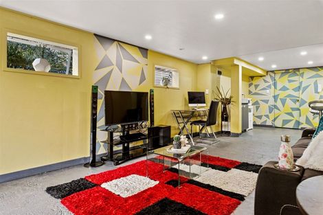 Photo of property in 36 Universal Drive, Henderson, Auckland, 0610