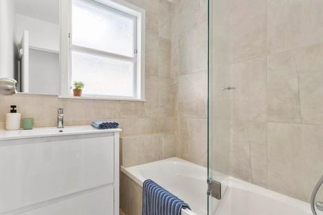 Photo of property in 75a Vandeleur Avenue, Birkdale, Auckland, 0626