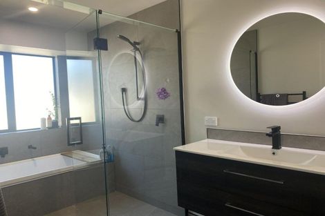 Photo of property in 21 Saint Michael Crescent, One Tree Point, 0118