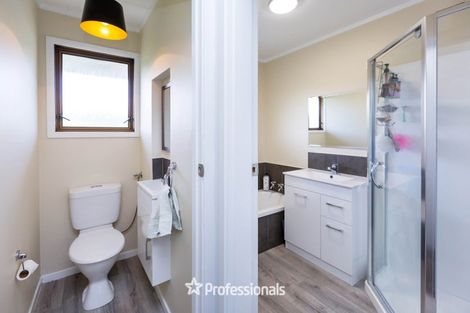 Photo of property in 1/4 Parera Grove, Heretaunga, Upper Hutt, 5018