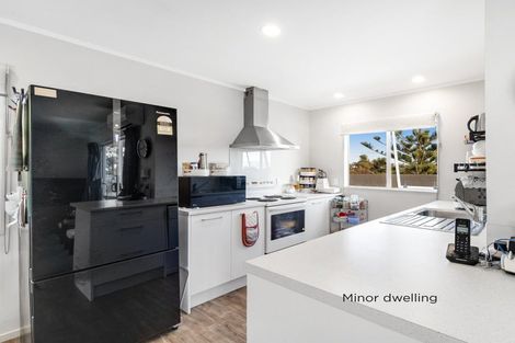 Photo of property in 11 Evelyn Road, Cockle Bay, Auckland, 2014