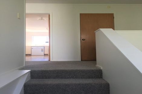 Photo of property in 303 Glenfield Road, Glenfield, Auckland, 0629