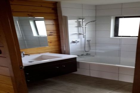 Photo of property in 1/70 Carnoustie Drive, Wattle Downs, Auckland, 2103