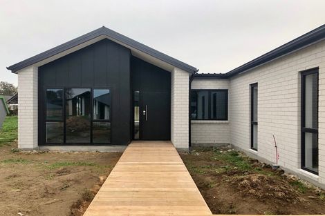 Photo of property in 37 Ruru Street, Cambridge, 3434