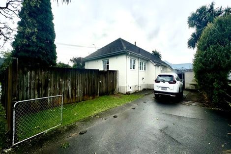 Photo of property in 111 Cambridge Terrace, Fairfield, Lower Hutt, 5011