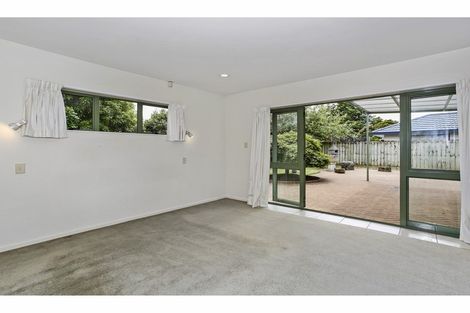 Photo of property in 9 Len Garlick Place, Pahurehure, Papakura, 2113