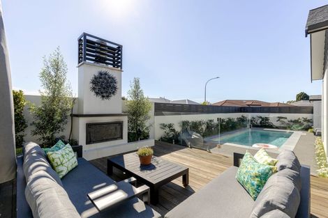 Photo of property in 5 Tupuhi Place, Highlands Park, New Plymouth, 4312