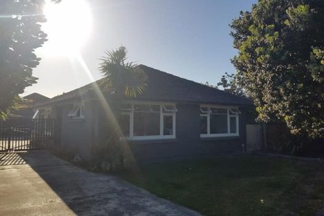 Photo of property in 381 Estuary Road, South New Brighton, Christchurch, 8062