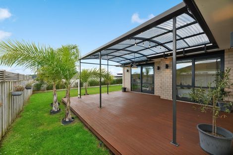 Photo of property in 13 Turpin Road, Riverhead, 0820