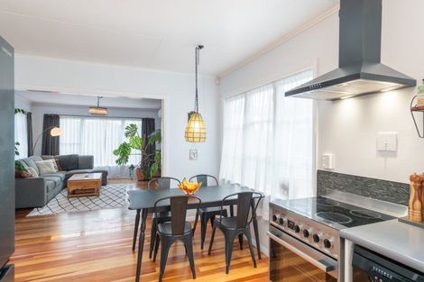 Photo of property in 27 Amundsen Grove, Stokes Valley, Lower Hutt, 5019