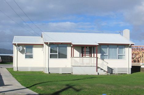 Photo of property in 15 Opapa Street, Titahi Bay, Porirua, 5022