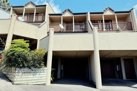 Photo of property in 3/7 Pannill Place, Oteha, Auckland, 0632