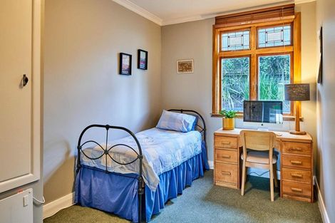 Photo of property in 10 Helen Street, Brooklyn, Wellington, 6021