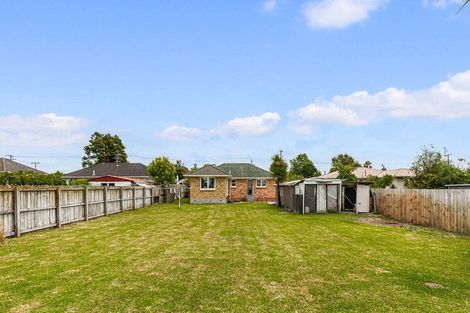 Photo of property in 16 Ward Crescent, Te Atatu Peninsula, Auckland, 0610