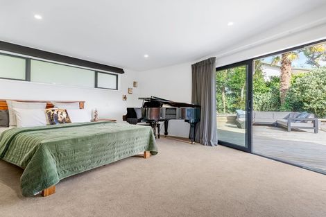 Photo of property in 47 Felgrove Street, Glendene, Auckland, 0602