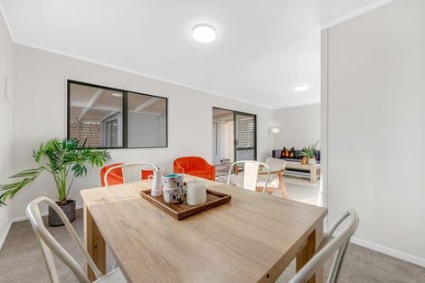 Photo of property in 48 Chelburn Crescent, Mangere East, Auckland, 2024