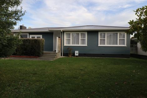 Photo of property in 12 Highbury Drive, Levin, 5510