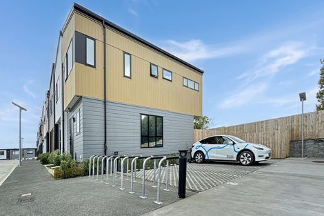 Photo of property in 6/241 Don Buck Road, Massey, Auckland, 0614