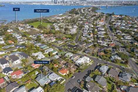 Photo of property in 7 Bruce Street, Northcote Point, Auckland, 0627