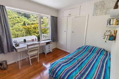 Photo of property in 18 Kiwi Crescent, Tawa, Wellington, 5028
