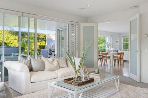 Photo of property in 34 Oceania Place, Mellons Bay, Auckland, 2014