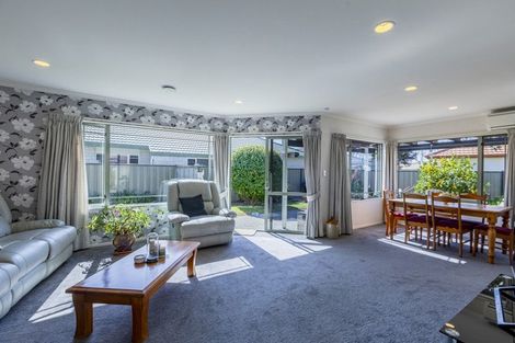 Photo of property in 12 Flemington Place, Taradale, Napier, 4112