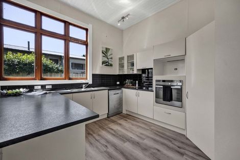 Photo of property in 95 Awanui Street, Merrilands, New Plymouth, 4312