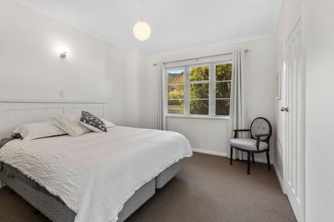 Photo of property in 16 Avon Street, Waterloo, Lower Hutt, 5011